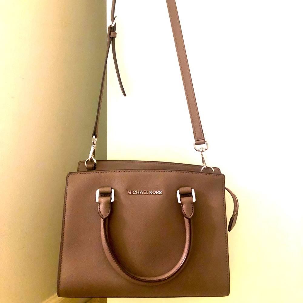 Stunning authentic Camel Michael Kors bag (purchased @ Lisbon, Portugal store)